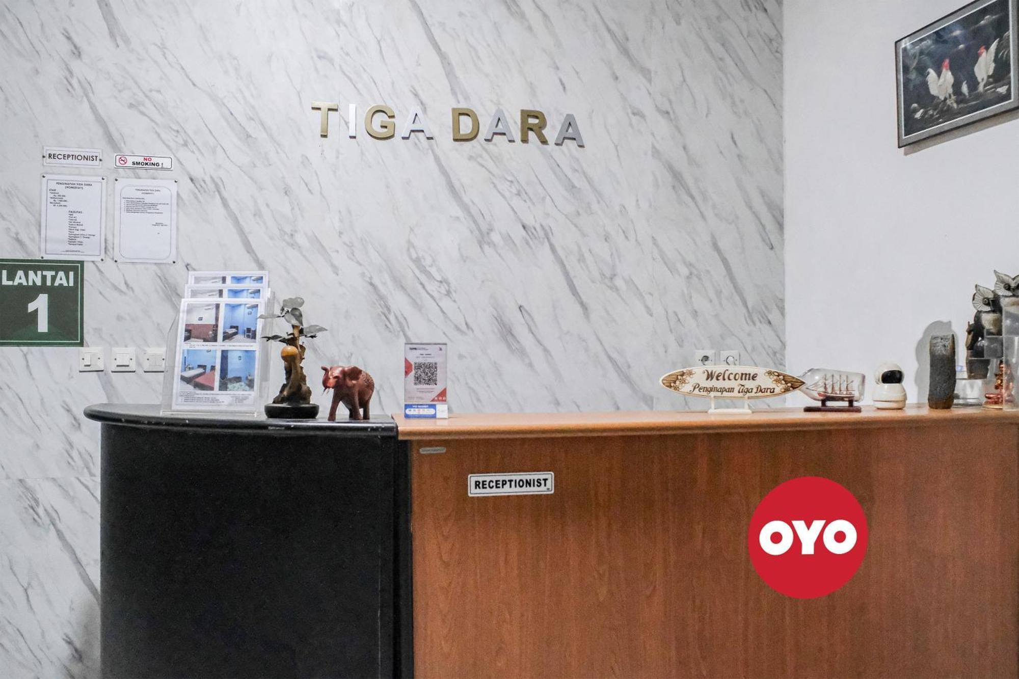 Oyo 93117 Penginapan Tiga Dara Jayapura Extérieur photo