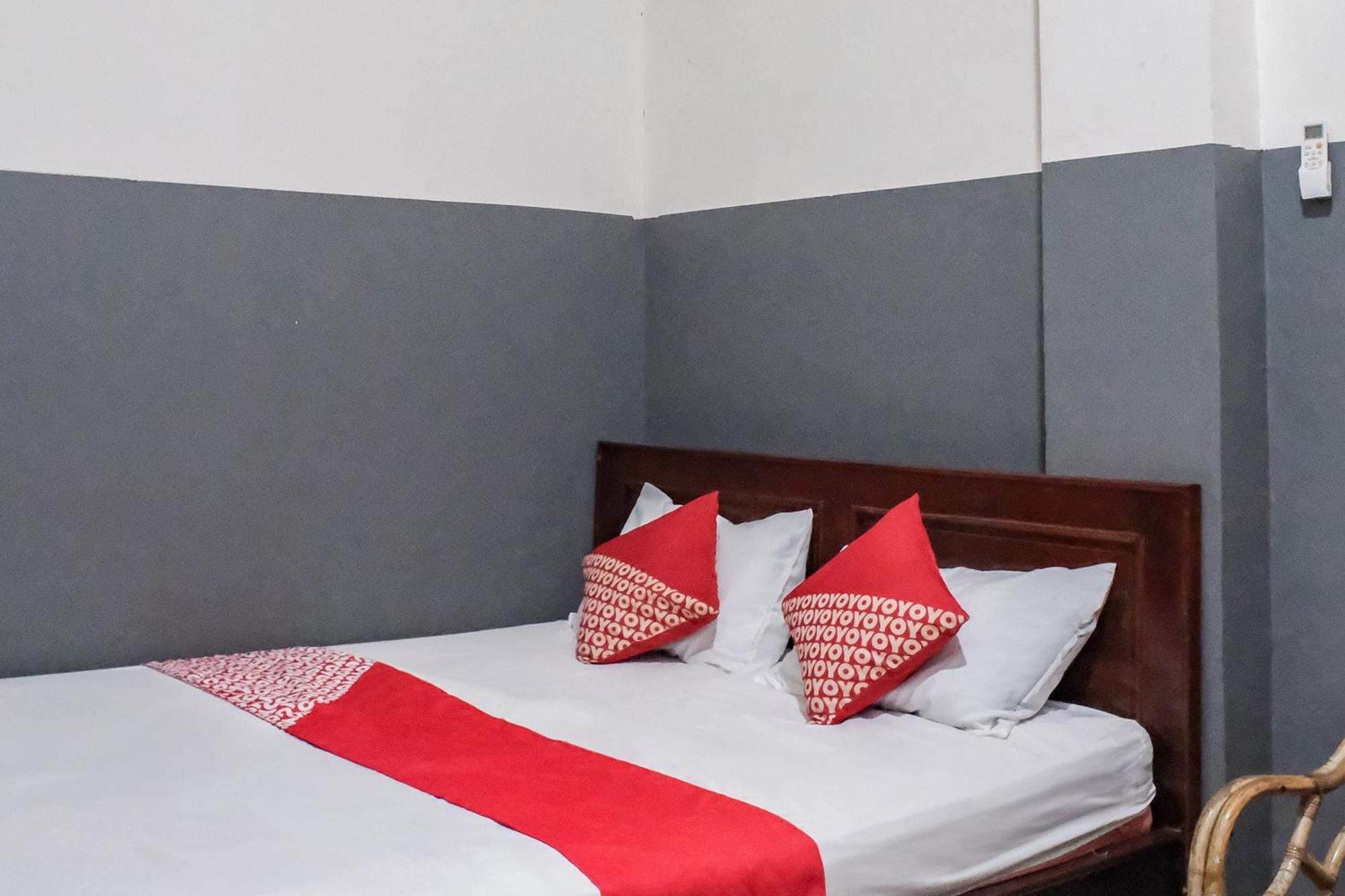 Oyo 93117 Penginapan Tiga Dara Jayapura Extérieur photo