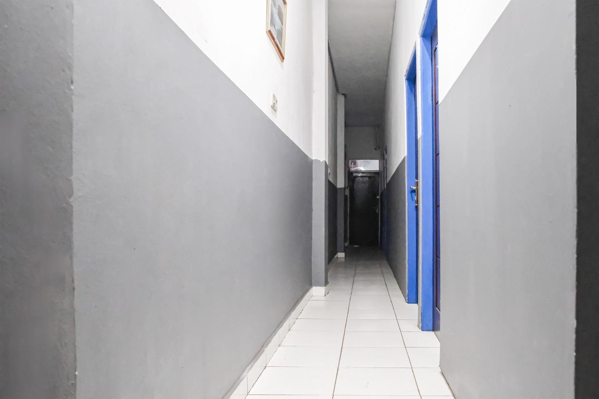 Oyo 93117 Penginapan Tiga Dara Jayapura Extérieur photo