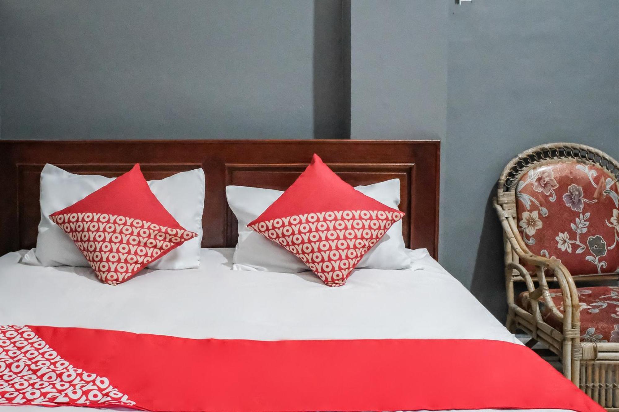 Oyo 93117 Penginapan Tiga Dara Jayapura Extérieur photo
